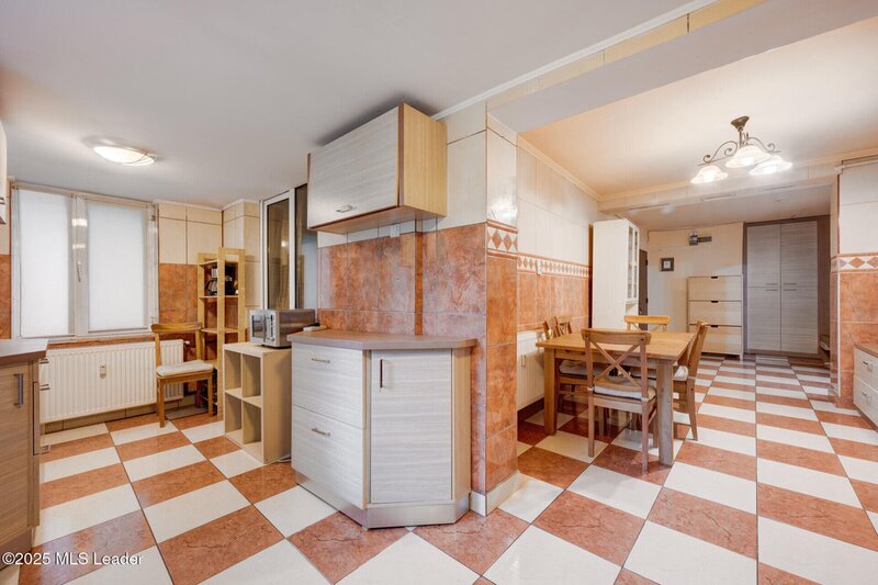 Dristor, apartament 4 camere, foarte spatios